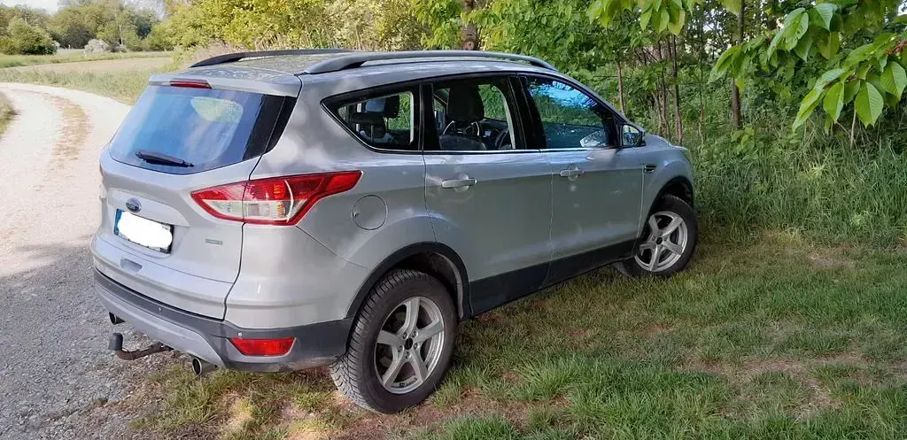 Gebraucht Ford Kuga Titanium 182 PS (133 kW) 2016 Silber SUV