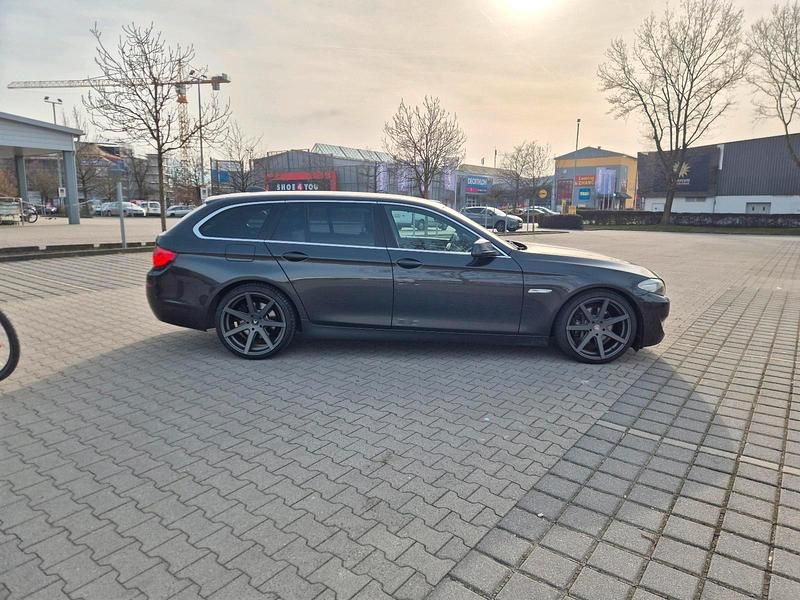 Gebraucht BMW 525 218 PS (160 kW) 2013 Schwarz Kombi