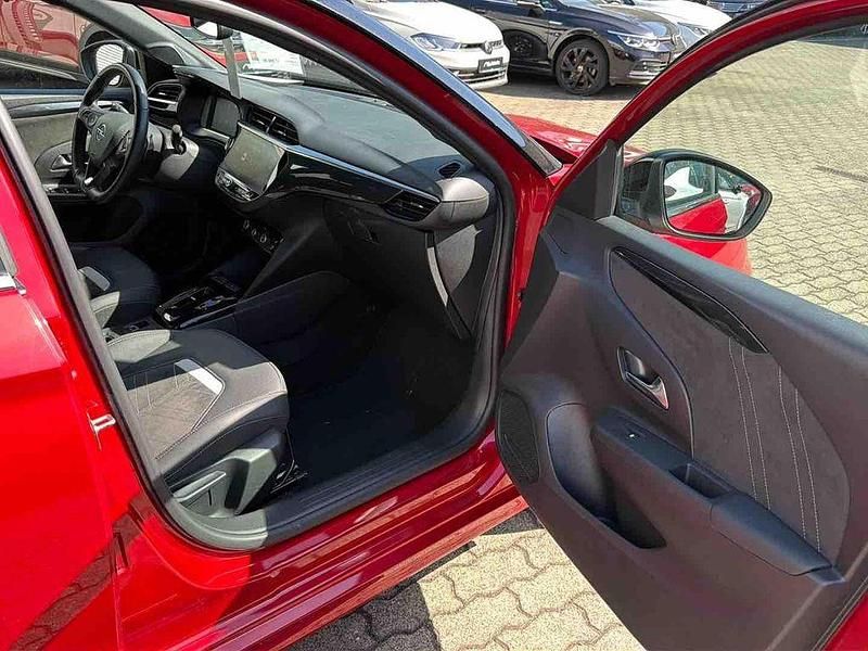 Używany Opel Corsa Ultimate 131 KM (96 kW) 2023 Czerwony Hatchback