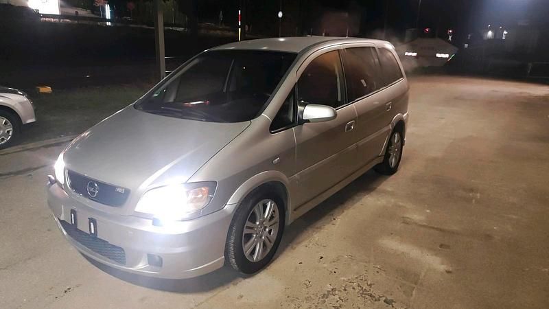 Silber Gebraucht 2003 Opel Zafira OPC Van / Kleinbus | 1.500 € (Guter Preis) - Bild 1/4