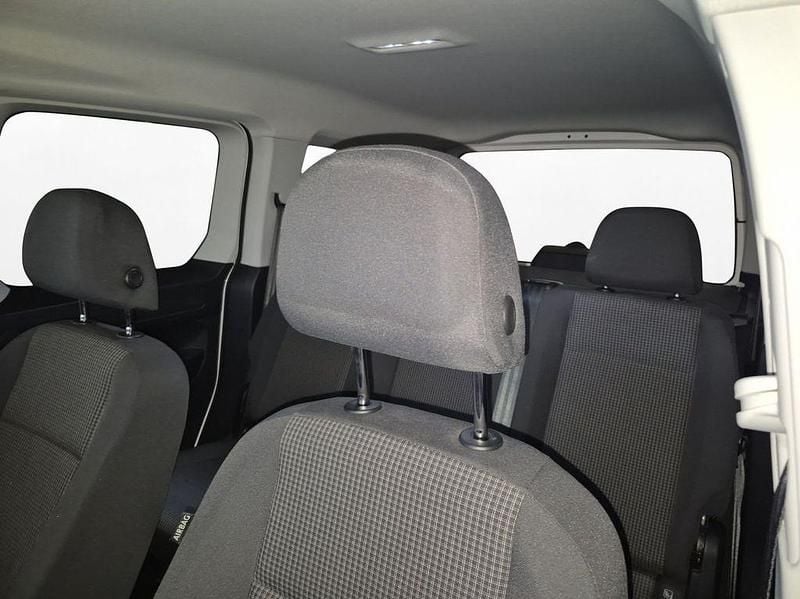 Gebraucht VW Caddy Basis 122 PS (89 kW) 2022 Weiß Van / Kleinbus