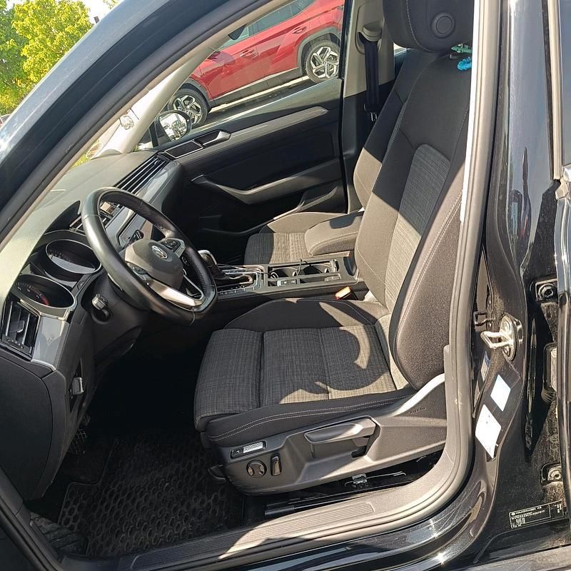 Schwarz Gebraucht 2020 VW Passat Kombi | 21.800 € (Superpreis) - Bild 1/4