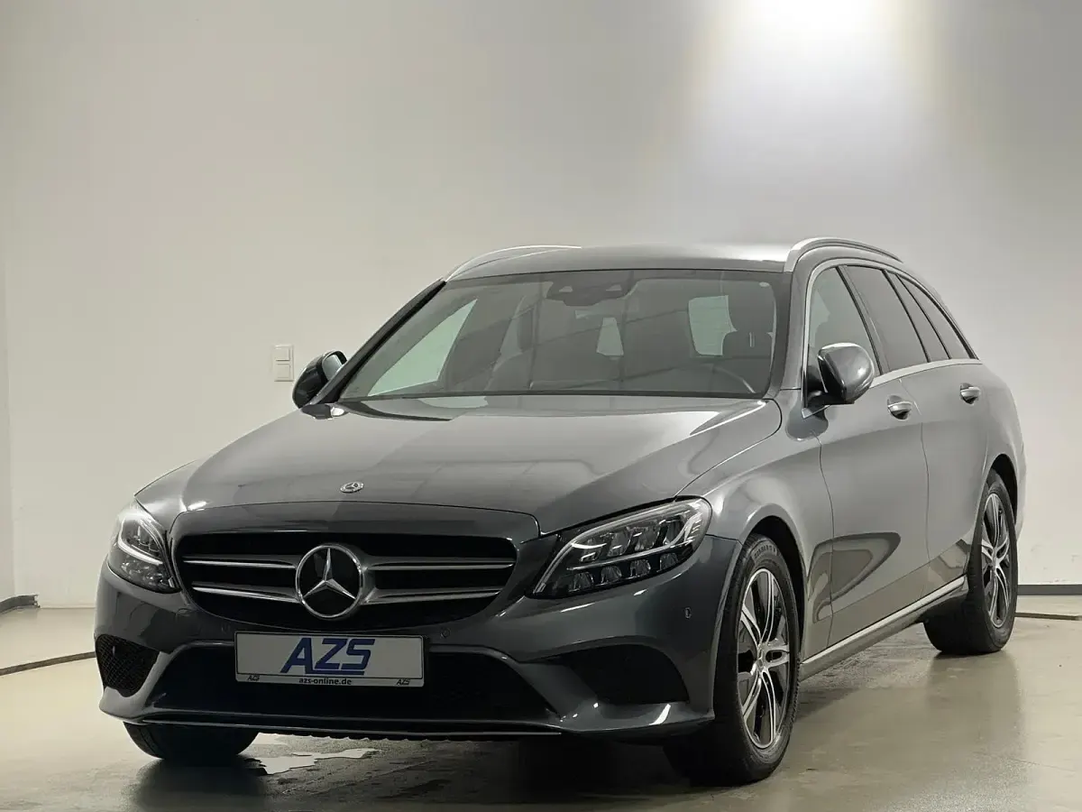 Gebraucht Mercedes C180 Avantgarde 156 PS (114 kW) 2020 Grau Kombi