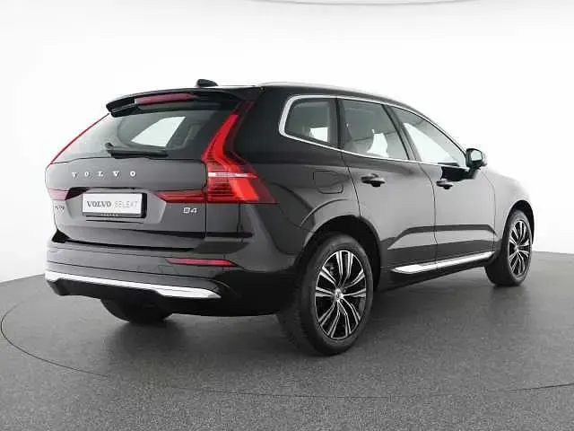 Gebraucht Volvo XC60 145 PS (106 kW) 2022 SUV