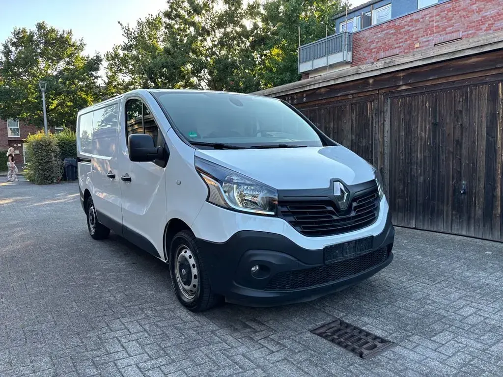 Gebraucht Renault Trafic 125 PS (91 kW) 2018 Weiß Van / Kleinbus
