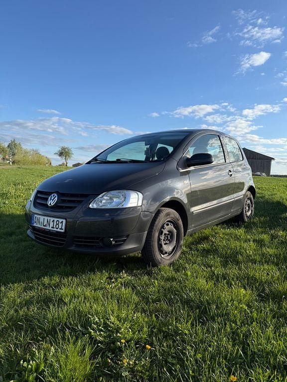 Second-hand VW Fox 54 CP (39 kW) 2005 Gri Hatchback