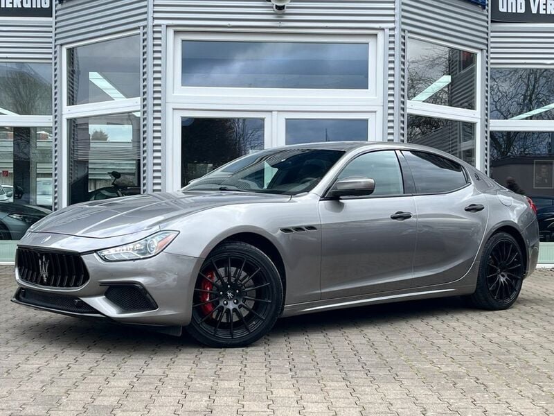 Grau Gebraucht 2017 Maserati Ghibli Coupé | 27.900 € (Superpreis) - Bild 1/4