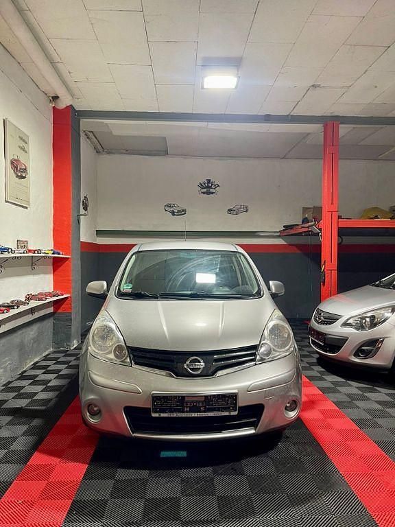 Gebraucht Nissan Note Acenta 88 PS (64 kW) 2011 Silber Kleinwagen