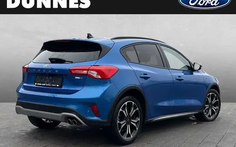 Second-hand Ford Focus Active 155 CP (114 kW) 2021 Albastru Berlinǎ
