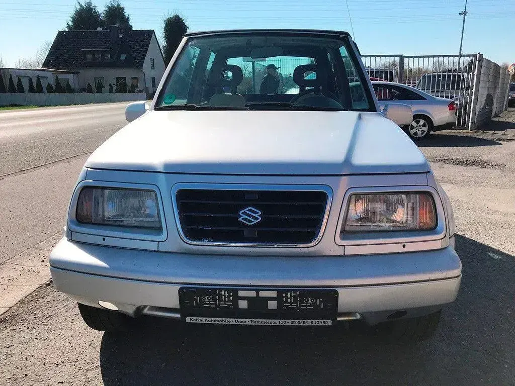 Gebraucht Suzuki Vitara 132 PS (97 kW) 1997 Silber SUV