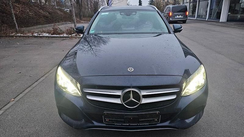 Gebraucht Mercedes C200 184 PS (135 kW) 2017 Blau Limousine