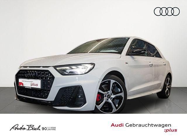 Weiß (cortinaweiß/mythosschwarz metallic) Gebraucht 2022 Audi A1 Sportback S-Line Kleinwagen | 26.970 € (Fairer Preis) - Bild 1/4