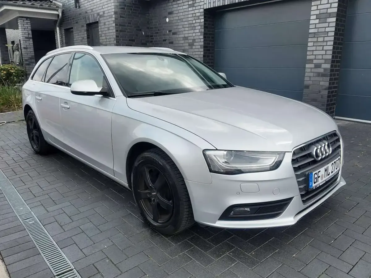 Gebraucht Audi A4 Attraction 150 PS (110 kW) 2013 Silber Kombi