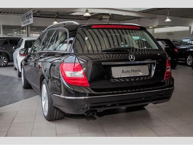 Gebraucht Mercedes C180 Avantgarde 156 PS (114 kW) 2011 Schwarz Kombi