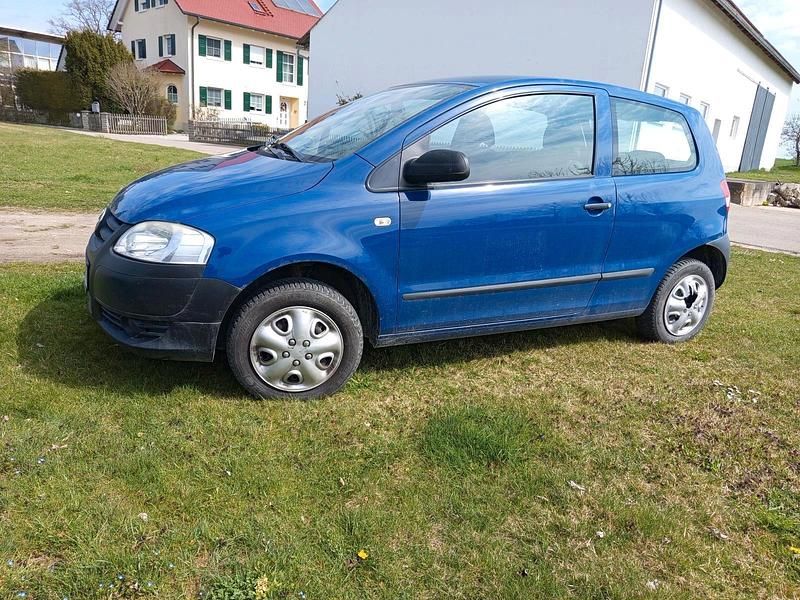 Second-hand VW Fox 54 CP (39 kW) 2006 Albastru Hatchback