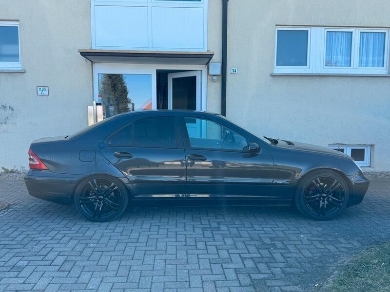 Schwarz Gebraucht 2001 Mercedes C180 Limousine | 2.800 € (Etwas zu teuer) - Bild 1/4