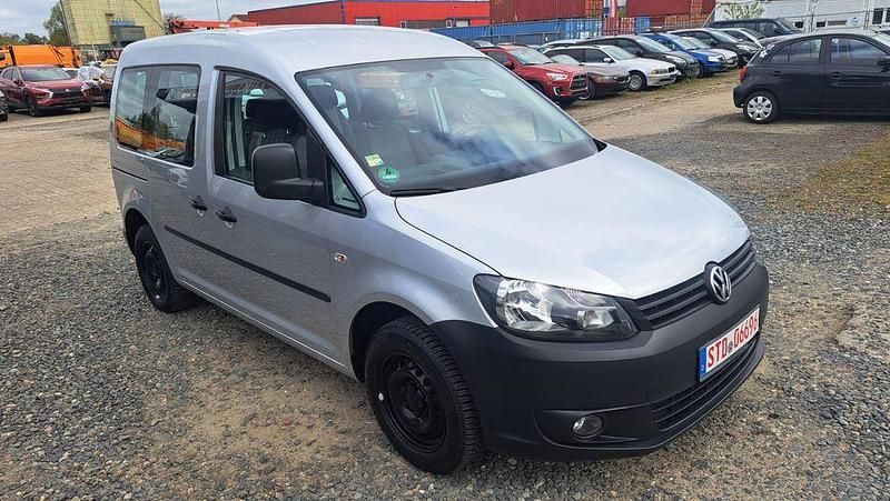 Second-hand VW Caddy 109 CP (80 kW) 2013 Argintiu Monovolum