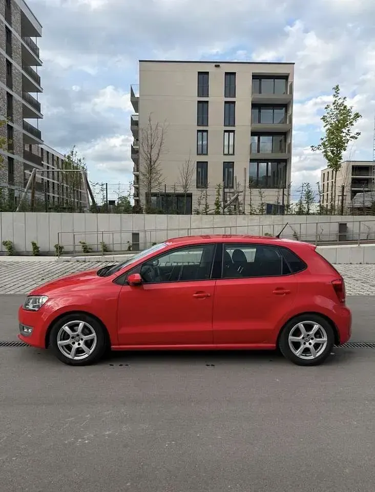 Gebraucht VW Polo Comfortline 75 PS (55 kW) 2009 Rot Kleinwagen