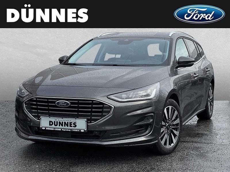 Grau (magnetic) Gebraucht 2024 Ford Focus Titanium SUV | 24.890 € (Superpreis) - Bild 1/4