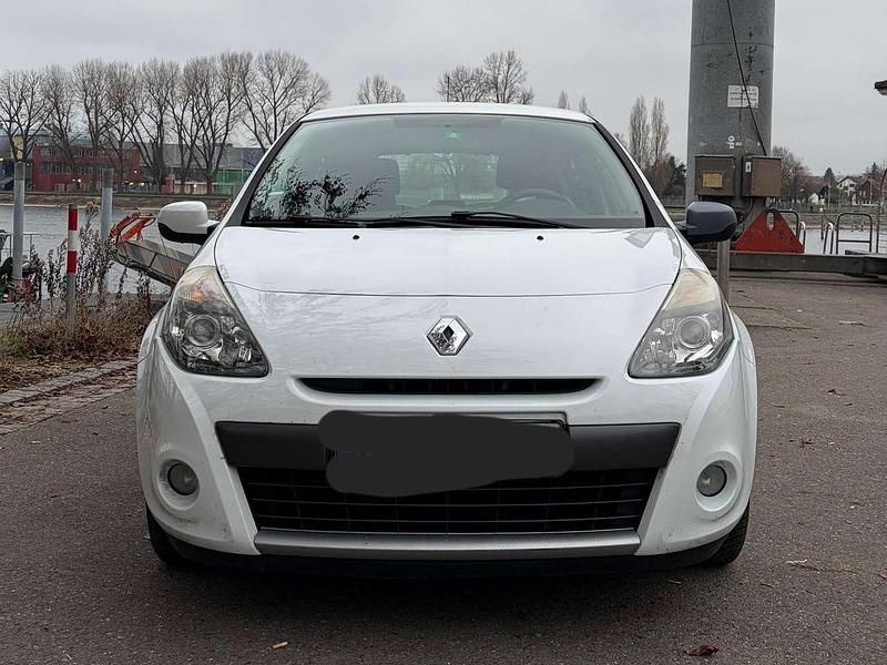 Gebraucht 2009 Renault Clio II Exception Limousine | 2.100 € (Guter Preis) - Bild 1/4