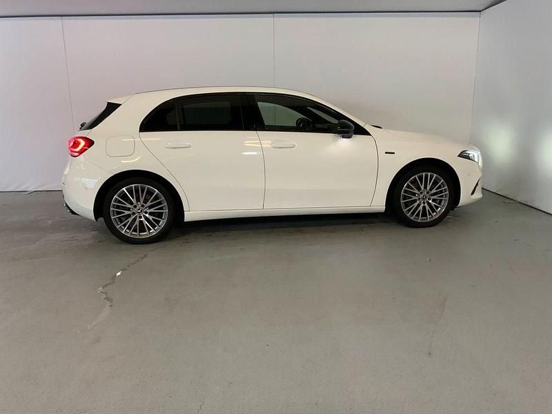 Gebraucht Mercedes A250 Progressive 218 PS (160 kW) 2020 Unilack polarweiß Limousine