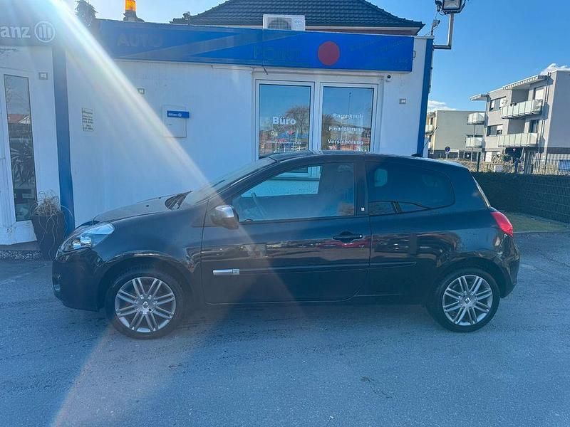 Gebraucht Renault Clio III Night&Day 75 PS (55 kW) 2011 Schwarz Kleinwagen