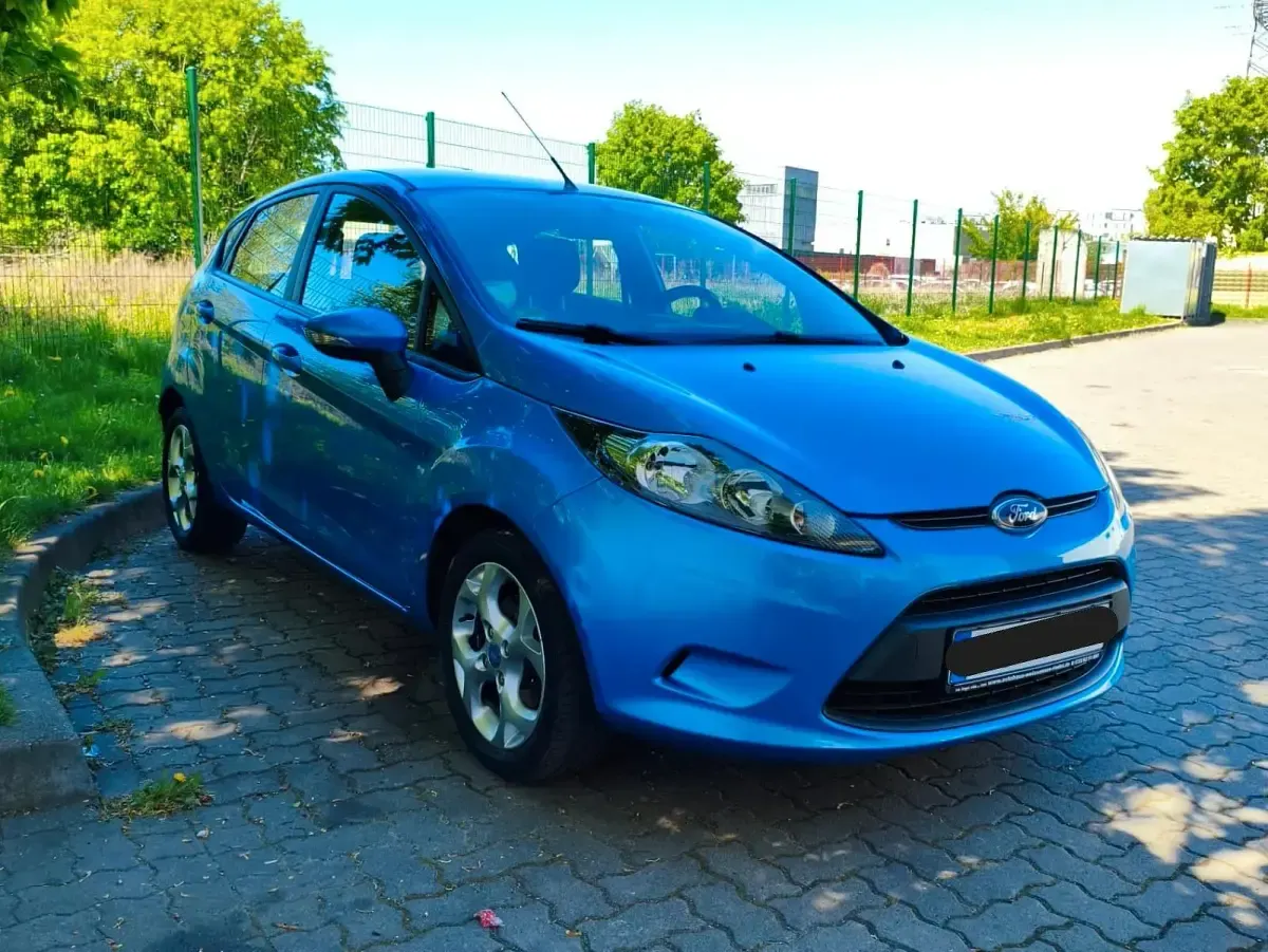 Używany Ford Fiesta 82 KM (60 kW) 2012 Niebieski Hatchback