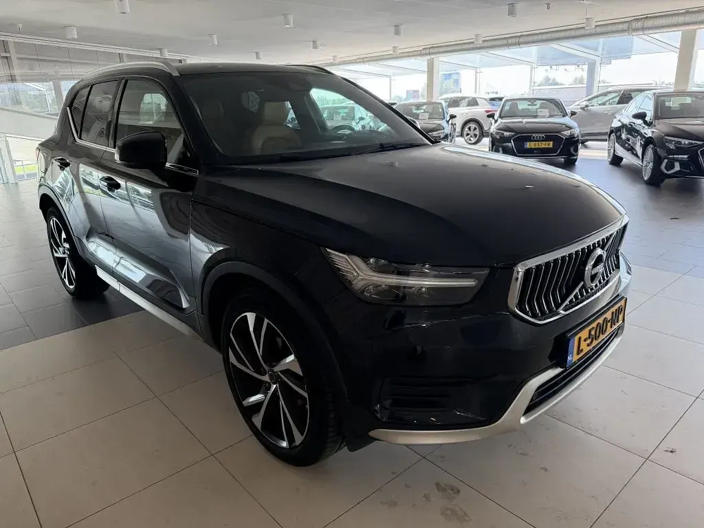 Gebraucht Volvo XC40 Inscription 163 PS (119 kW) 2021 Schwarz SUV