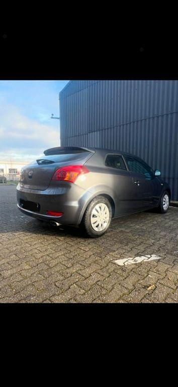 Gebraucht Kia ProCeed 126 PS (92 kW) 2008 Grau Limousine