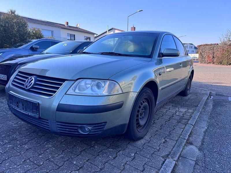 Gebraucht VW Passat Comfortline 150 PS (110 kW) 2002 Grün Limousine
