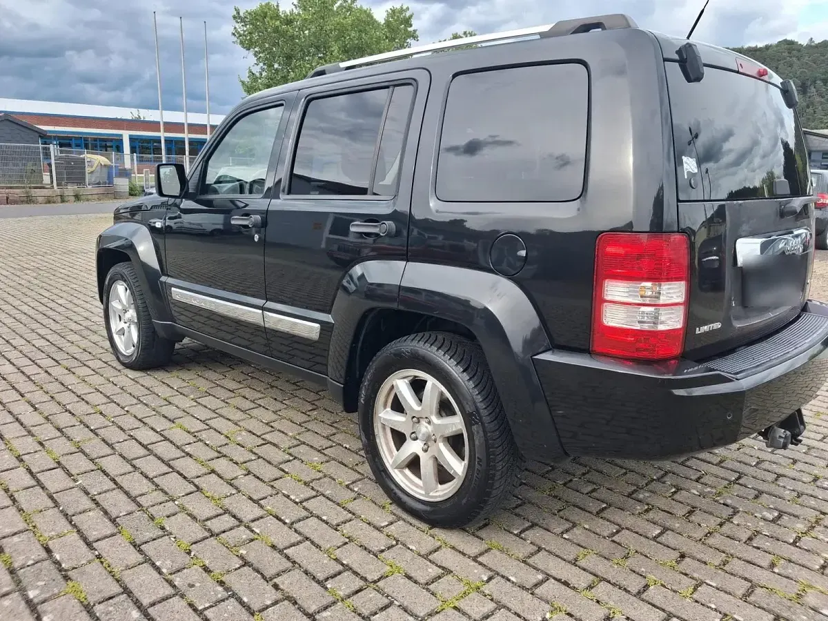 Gebraucht Jeep Cherokee 177 PS (130 kW) 2009 Schwarz SUV