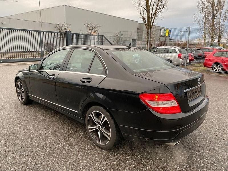 Gebraucht Mercedes C200 184 PS (135 kW) 2009 Schwarz Limousine