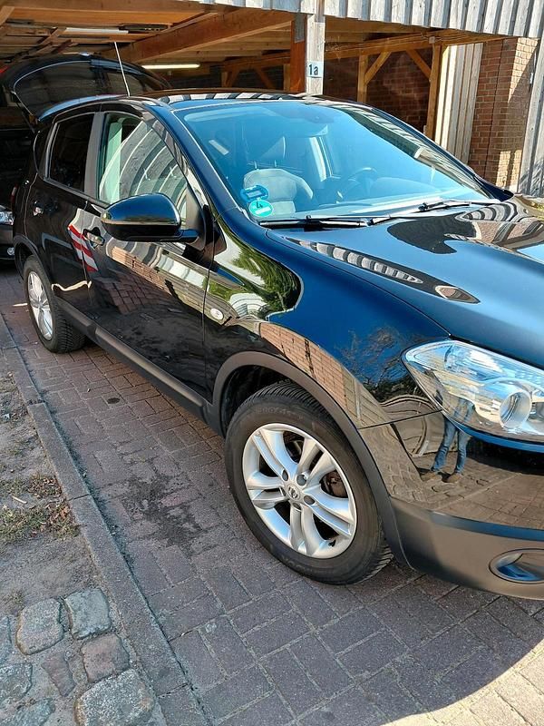 Schwarz Gebraucht 2011 Nissan Qashqai SUV | 8.999 € - Bild 1/4