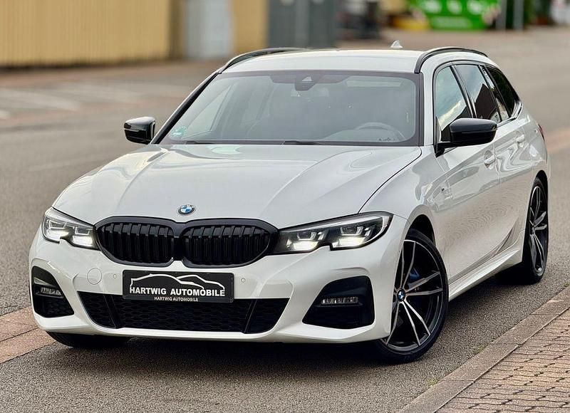 Weiß Gebraucht 2020 BMW 330 M Sport Limousine | 22.700 € (Superpreis) - Bild 1/4