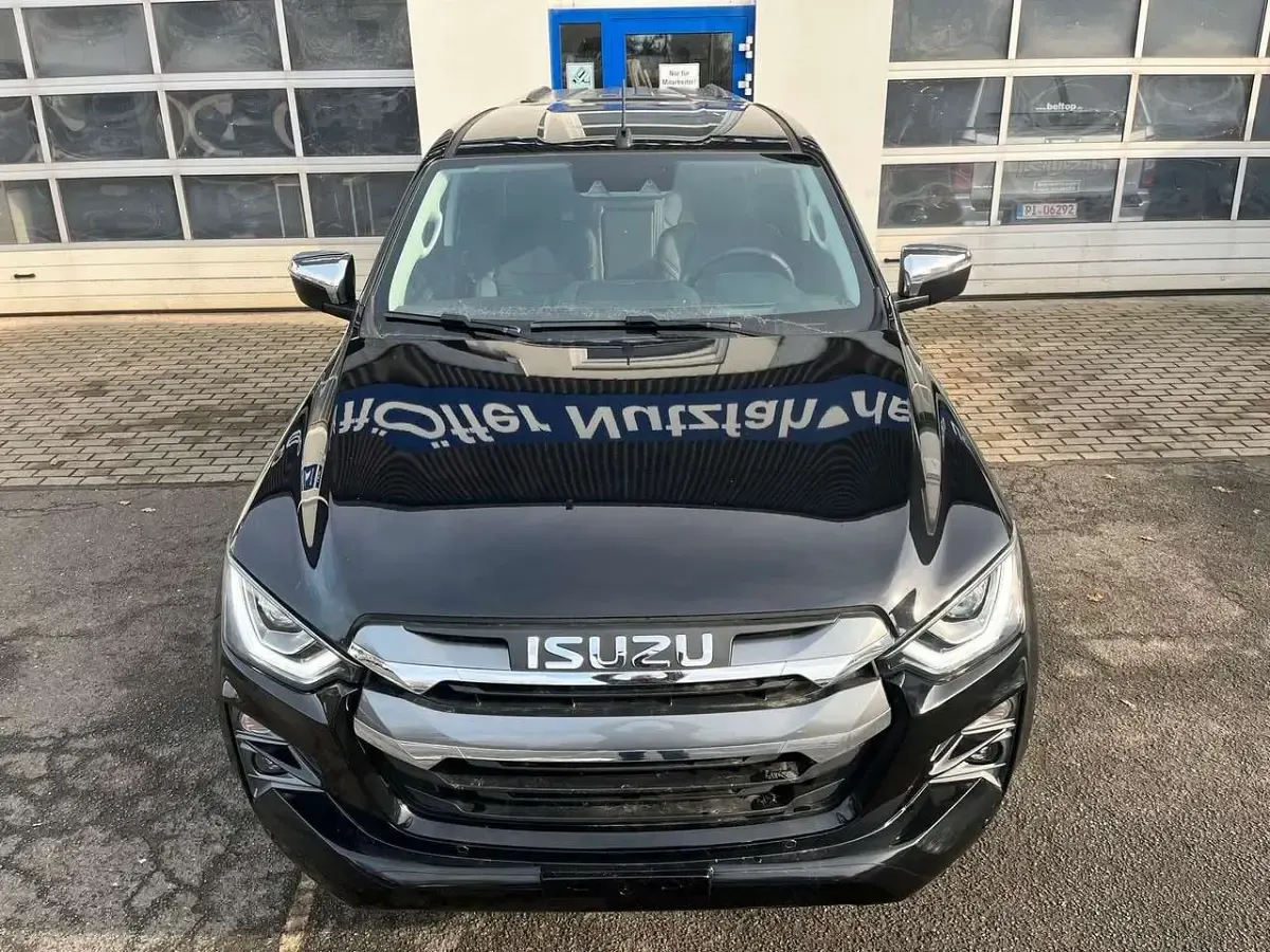 Neu Isuzu D-Max 163 PS (119 kW) 2025 Onyx black Pickup