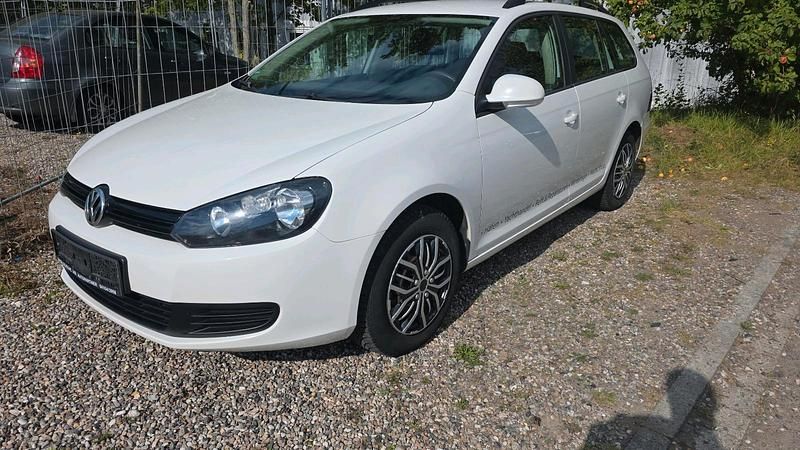 Weiß Gebraucht 2013 VW Golf VI Kombi | 2.700 € (Superpreis) - Bild 1/4