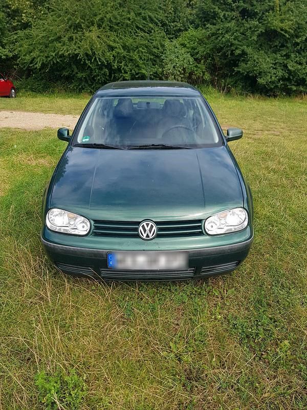 Grün Gebraucht 1997 VW Golf IV Kleinwagen | 500 € (Fairer Preis) - Bild 1/4