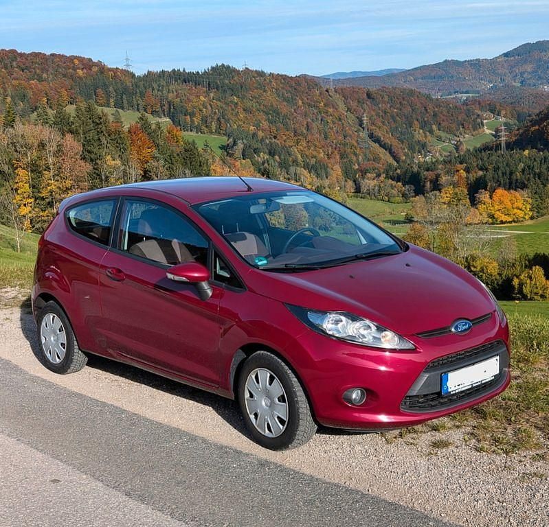 Gebraucht Ford Fiesta Titanium 97 PS (71 kW) 2009 Rot Kleinwagen