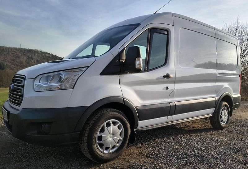 Gebraucht Ford Transit Trend 130 PS (95 kW) 2020 Weiß Van / Kleinbus