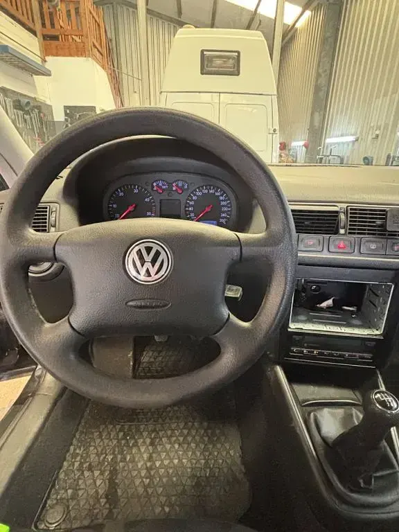 Brugt VW Golf III Basis 110 HK (80 kW) 1999 Sort Sedan