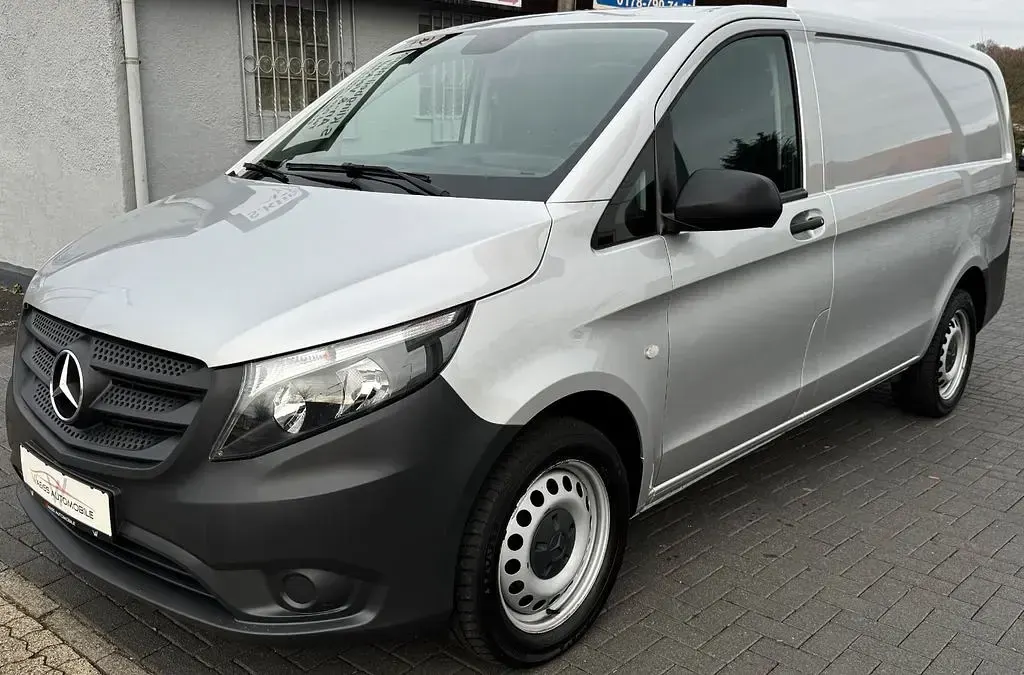 Gebraucht Mercedes Vito 136 PS (100 kW) 2022 Silber Van