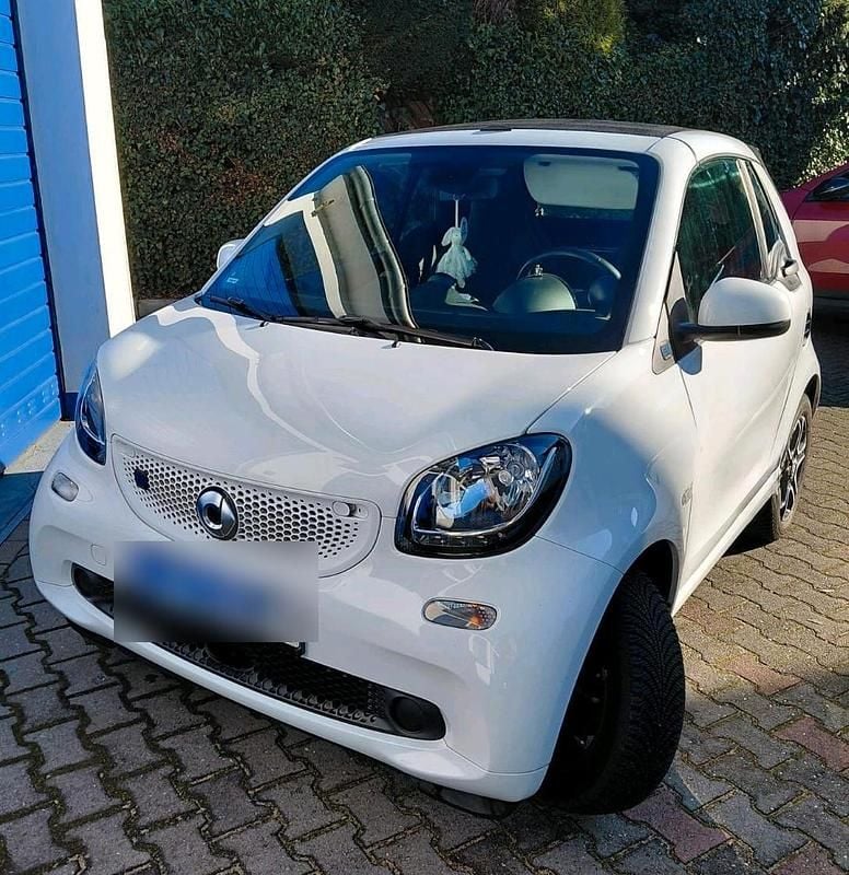 Weiß Gebraucht 2019 Smart ForTwo Electric Drive Cabrio | 7.550 € (Superpreis) - Bild 1/4