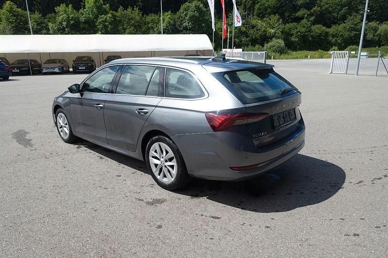 Gebraucht Skoda Octavia Style 150 PS (110 kW) 2023 Grau Kombi