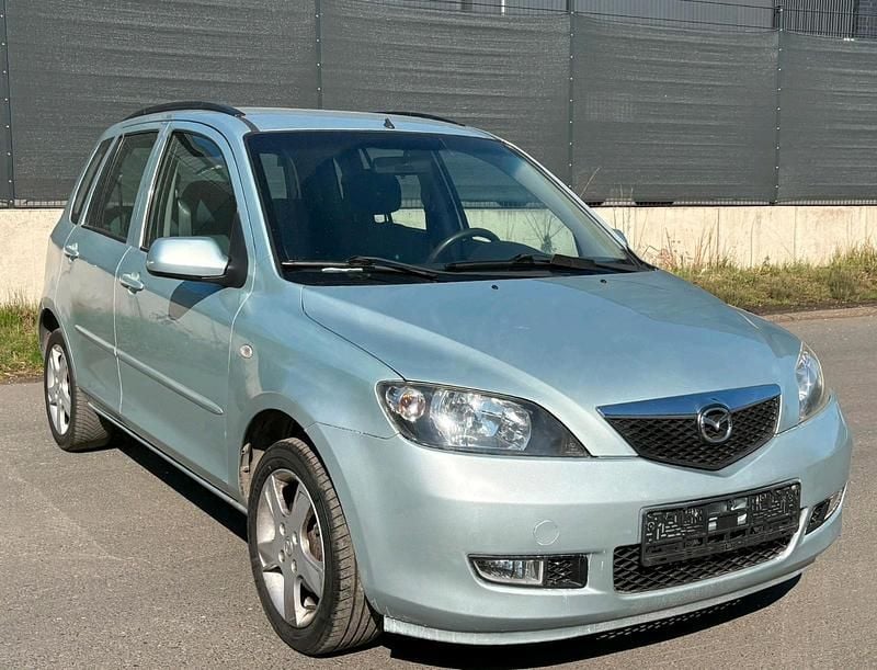Usata Mazda 2 85 CV (62 kW) 2004 Andere farben Utilitaria