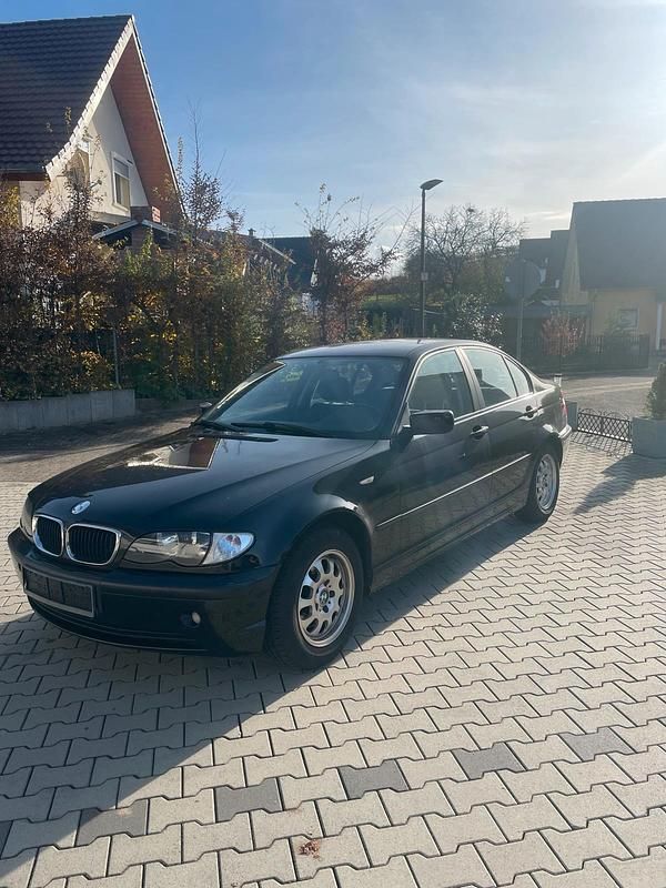 Schwarz Gebraucht 2002 BMW 316 Limousine | 2.199 € - Bild 1/4
