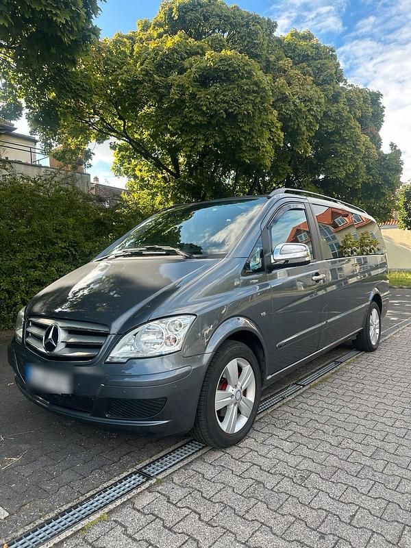 Grau Gebraucht 2014 Mercedes Viano Van / Kleinbus | 20.800 € (Guter Preis) - Bild 1/4
