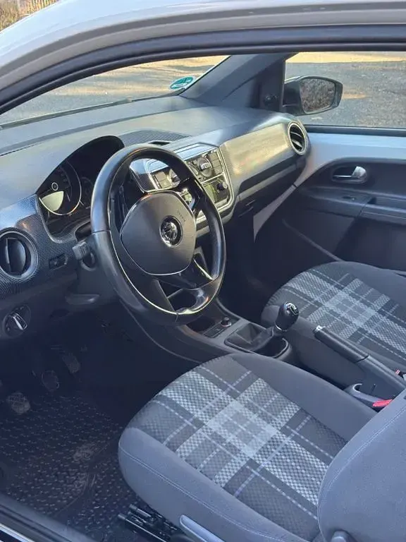 Gebraucht VW up! CLUB 60 PS (44 kW) 2016 Weiß Kleinwagen