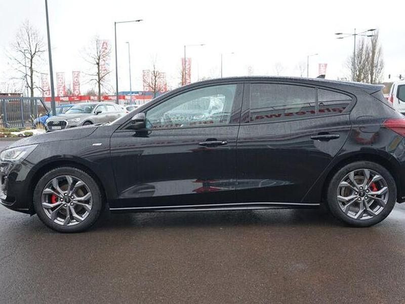 Gebraucht Ford Focus ST-Line 125 PS (91 kW) 2022 Schwarz Limousine