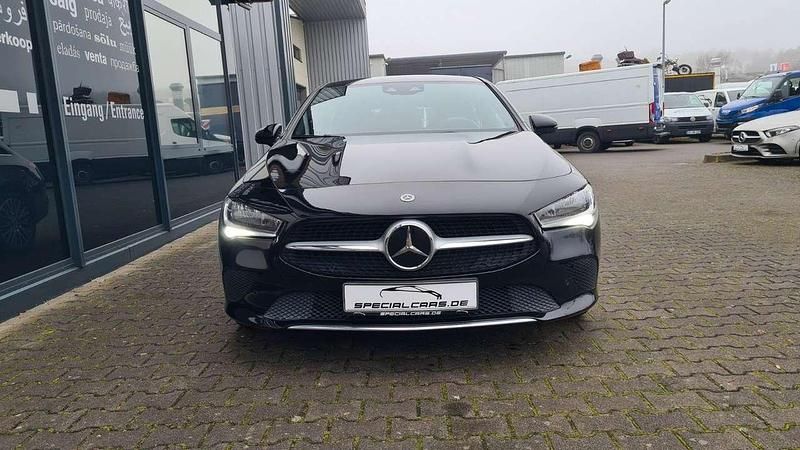 Gebraucht Mercedes CLA200 150 PS (110 kW) 2022 Nachtschwarz Kombi