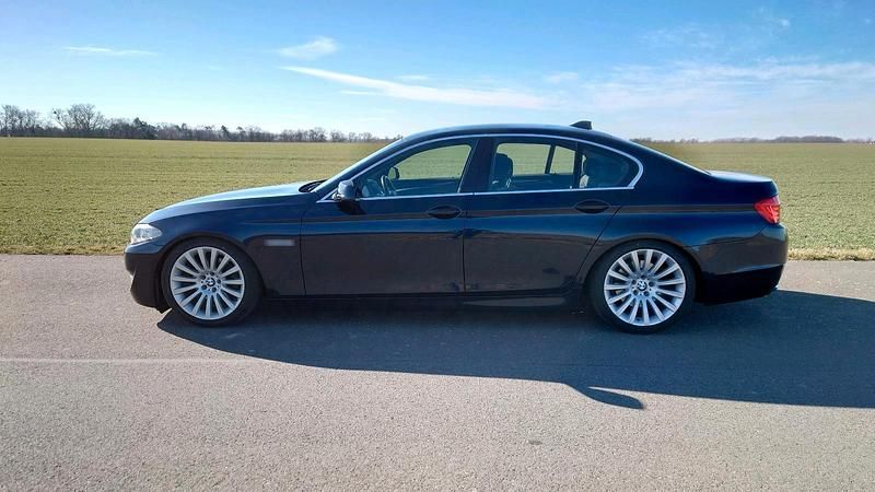 Gebraucht BMW 523 204 PS (150 kW) 2010 Blau Limousine